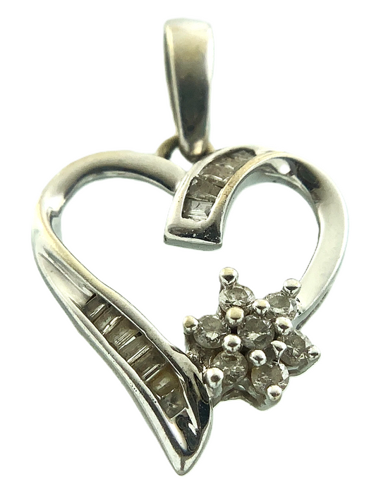 14K White Gold Diamond Snowflake Heart Pendant Charm AU135