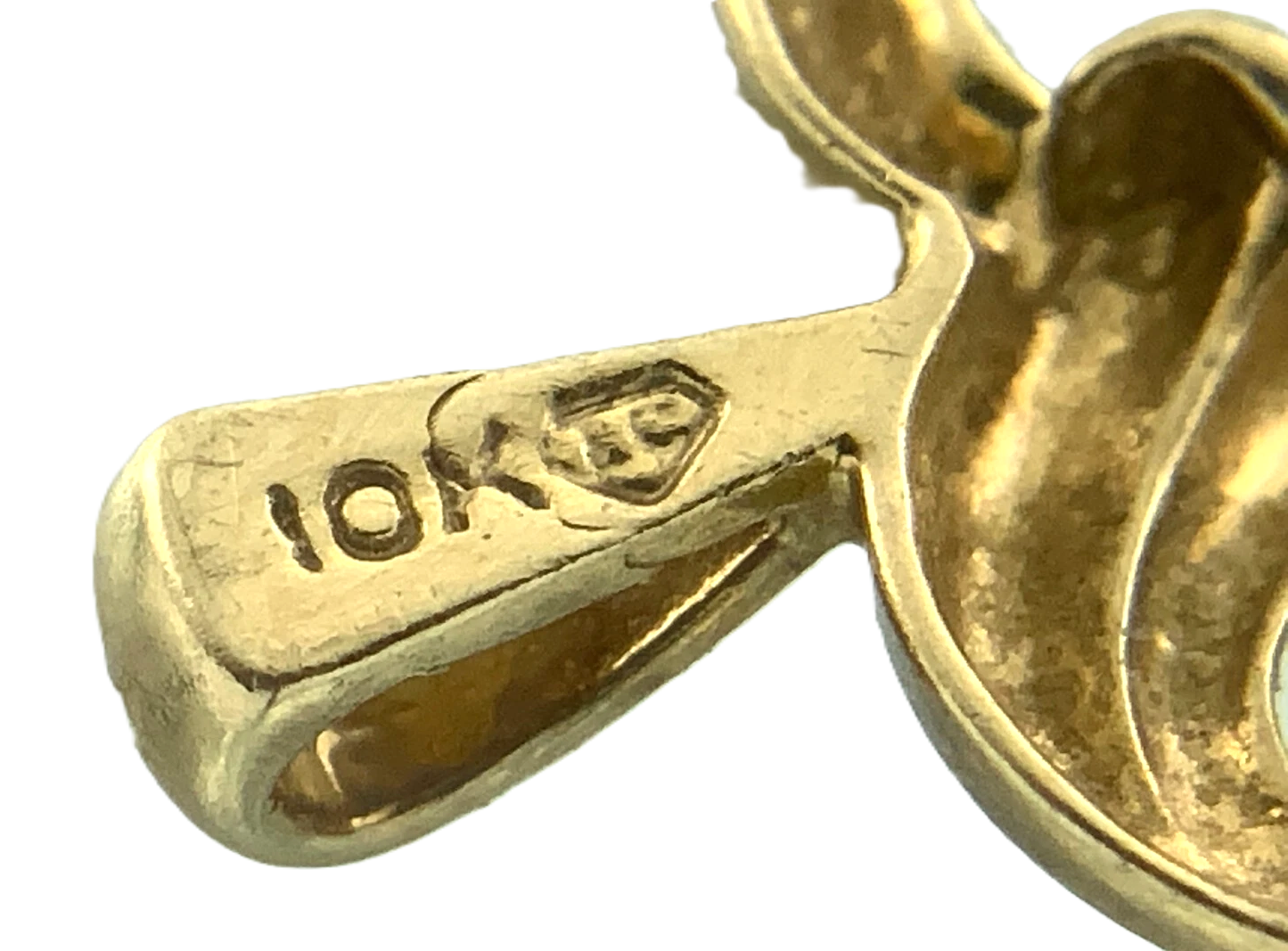 Beautiful 10K Yellow Gold Heart Diamond Pendant Charm AU138