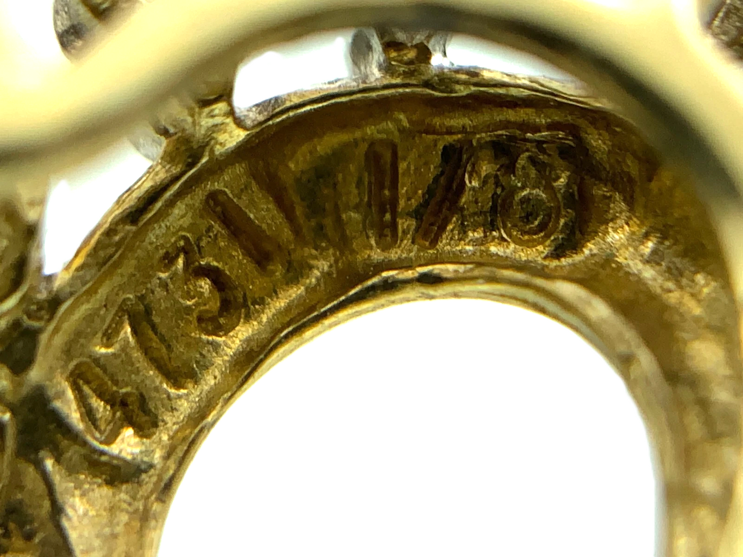 Beautiful 10K Yellow Gold Diamond Heart Pendant Charm AU143