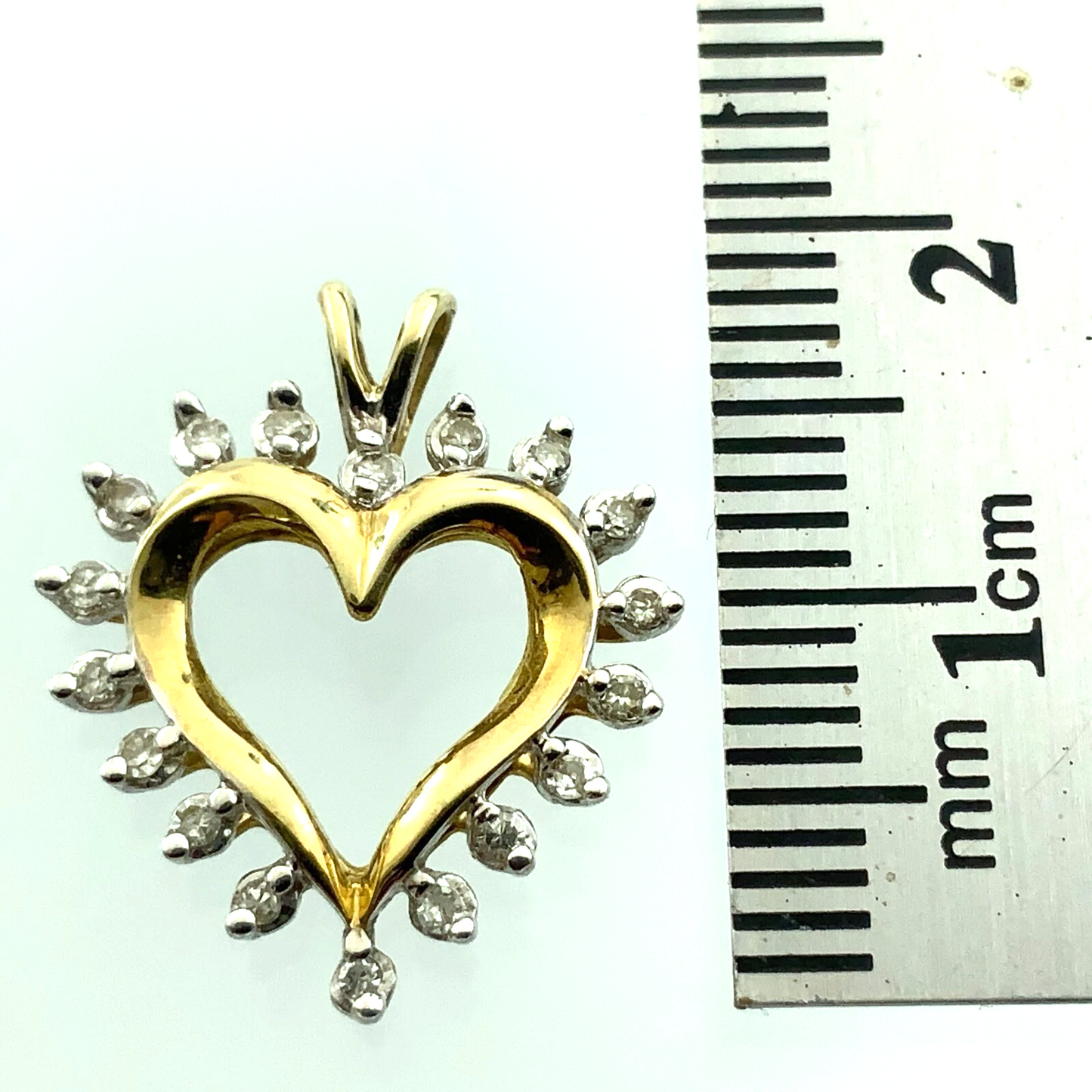 Beautiful 10K Yellow Gold Diamond Heart Pendant Charm AU143