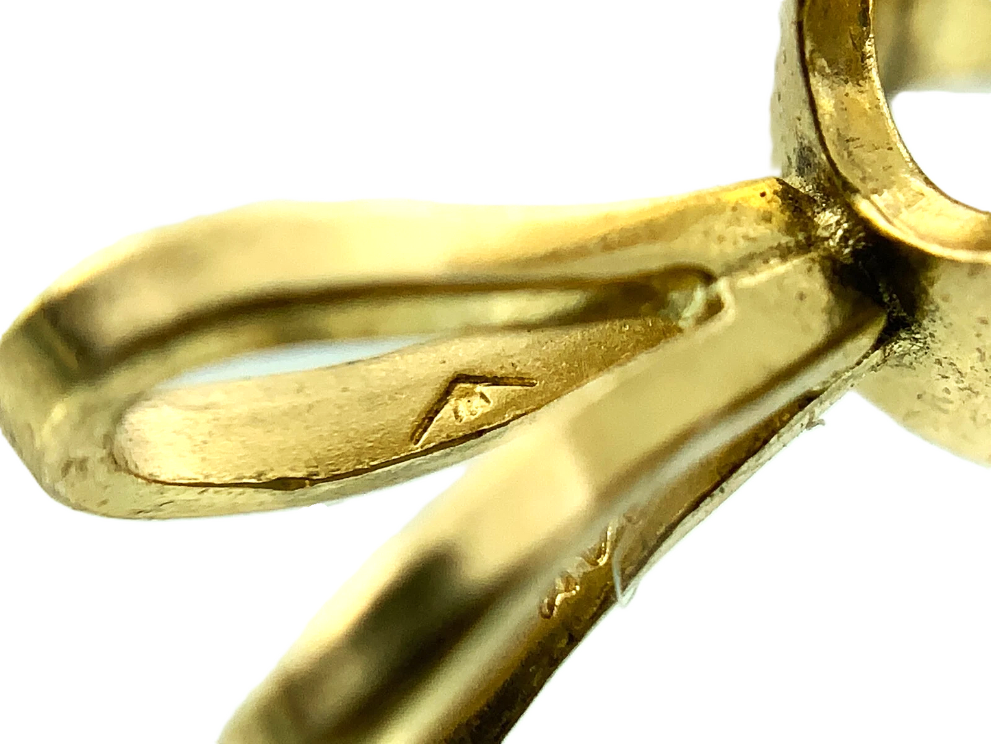 14K Yellow Gold Solitaire Necklace Pendant Rabbit Ear NOT DIAMOND AU146