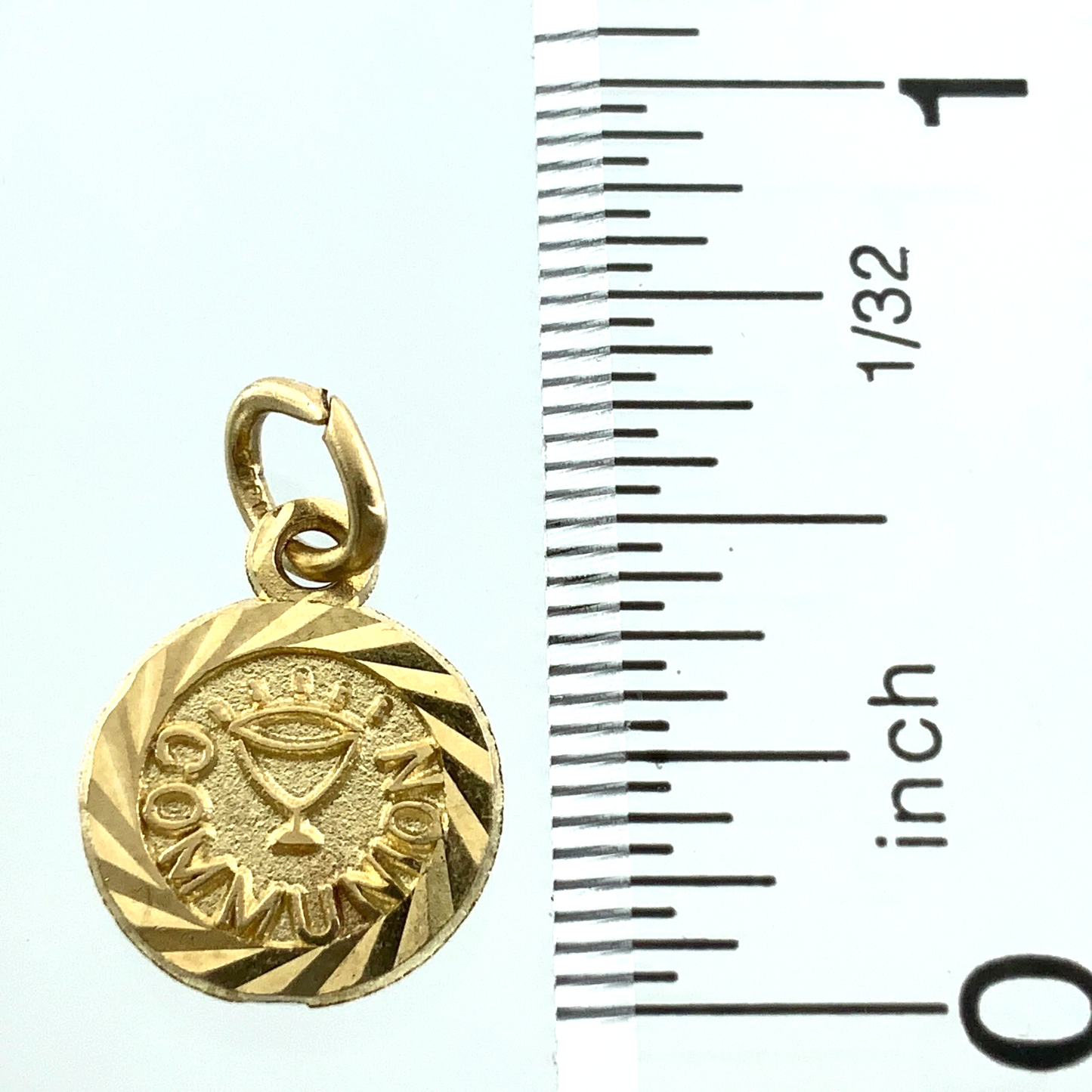 10K Yellow Gold Pendant Communion Medallion Religious AU160