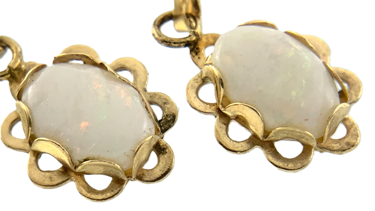 14K Yellow Gold Opal Drop Earrings Solitaire Scalloped Edge AU166