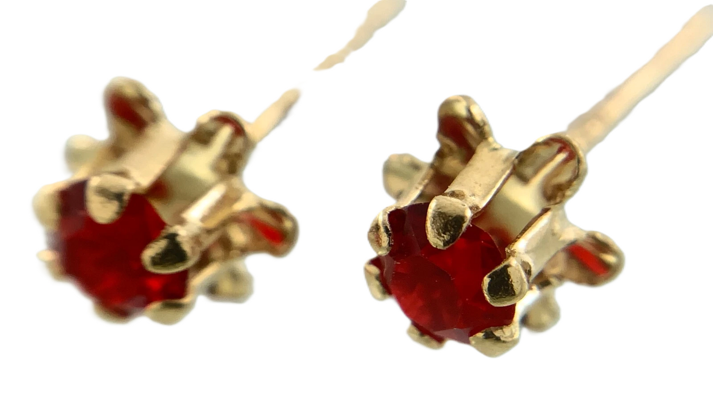 10K Yellow Gold Red Gemstone Rose Stud Earrings AU170