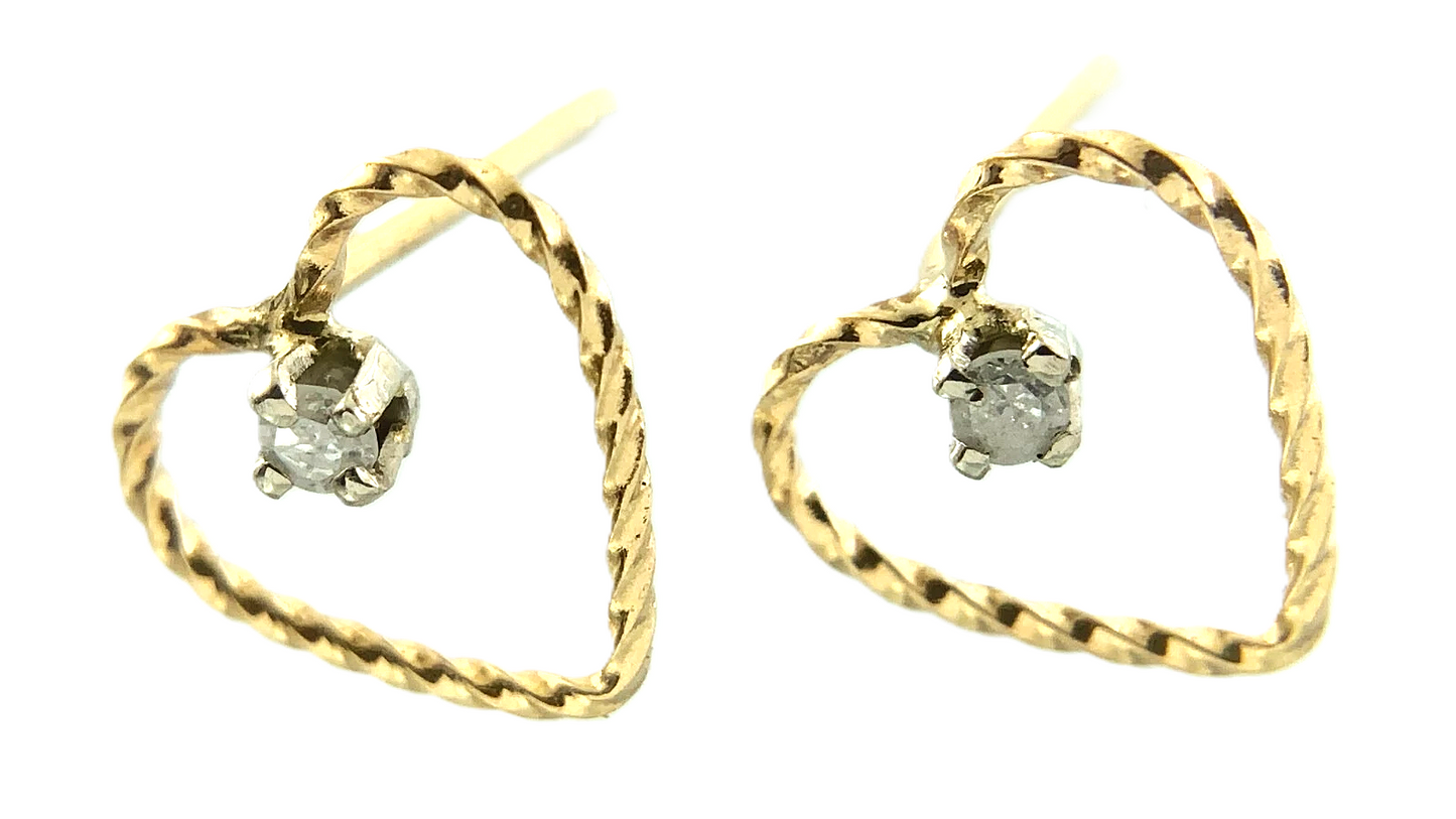 10K Yellow Gold Beautiful Heart Stud Earrings AU177