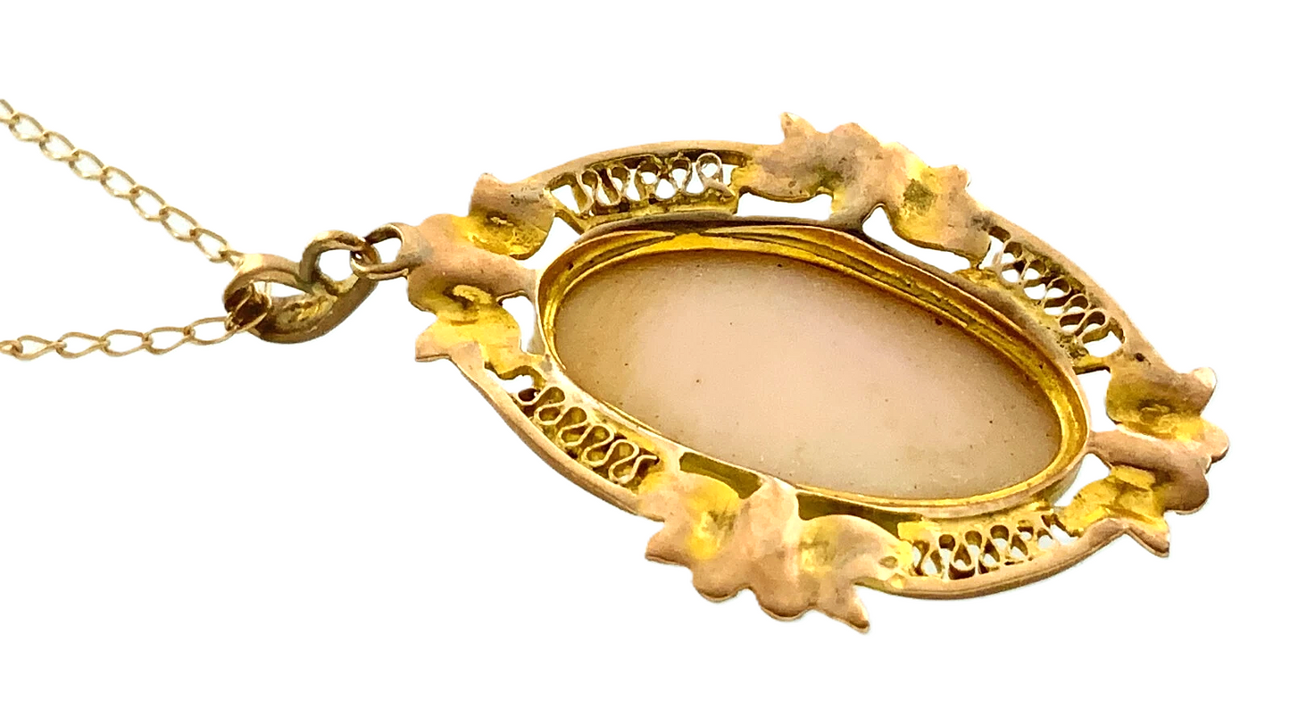 10K Yellow Gold Victorian Hand Carved Shell Cameo Pendant 14K Chain AU210