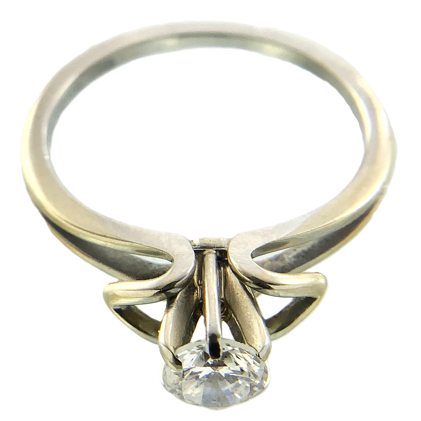 18K White Gold Diamond Wedding Ring Flower Pedal Bezel Size: 5.75 AU242