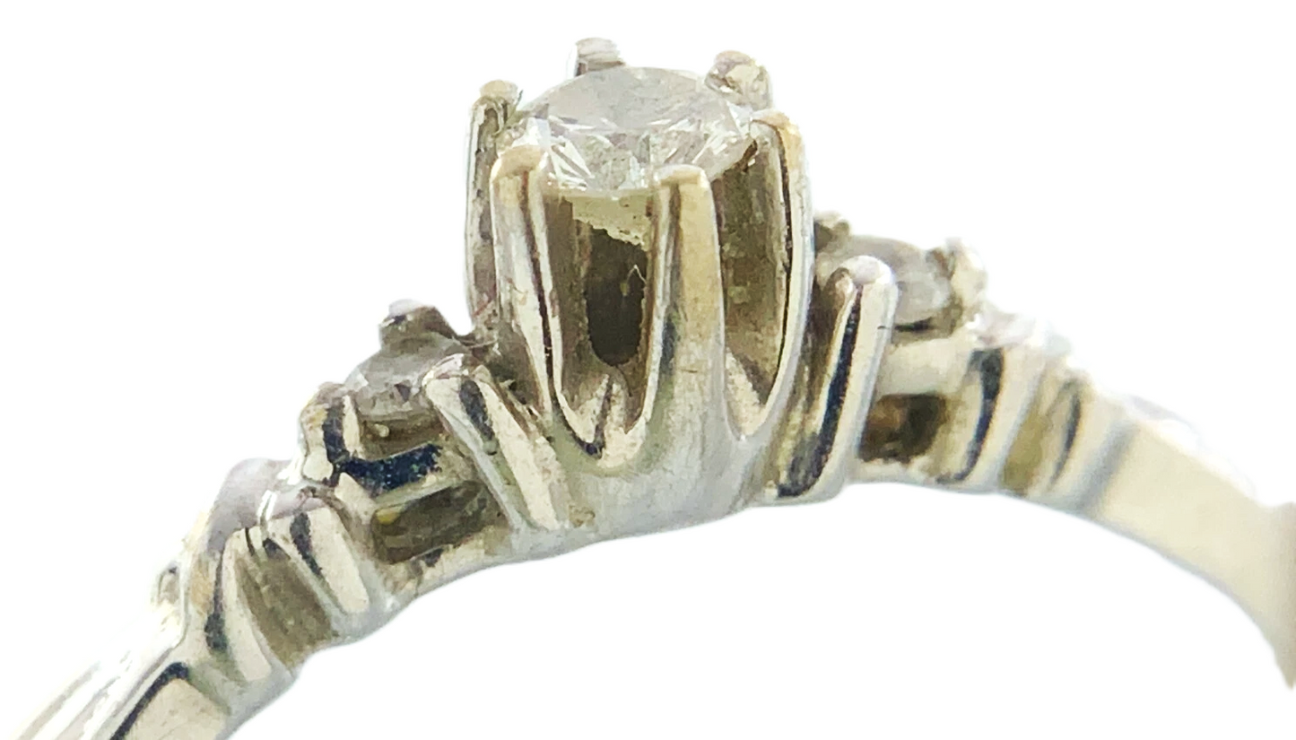 10K White Gold Diamond Engagement Ring Size: 7.25 AU243