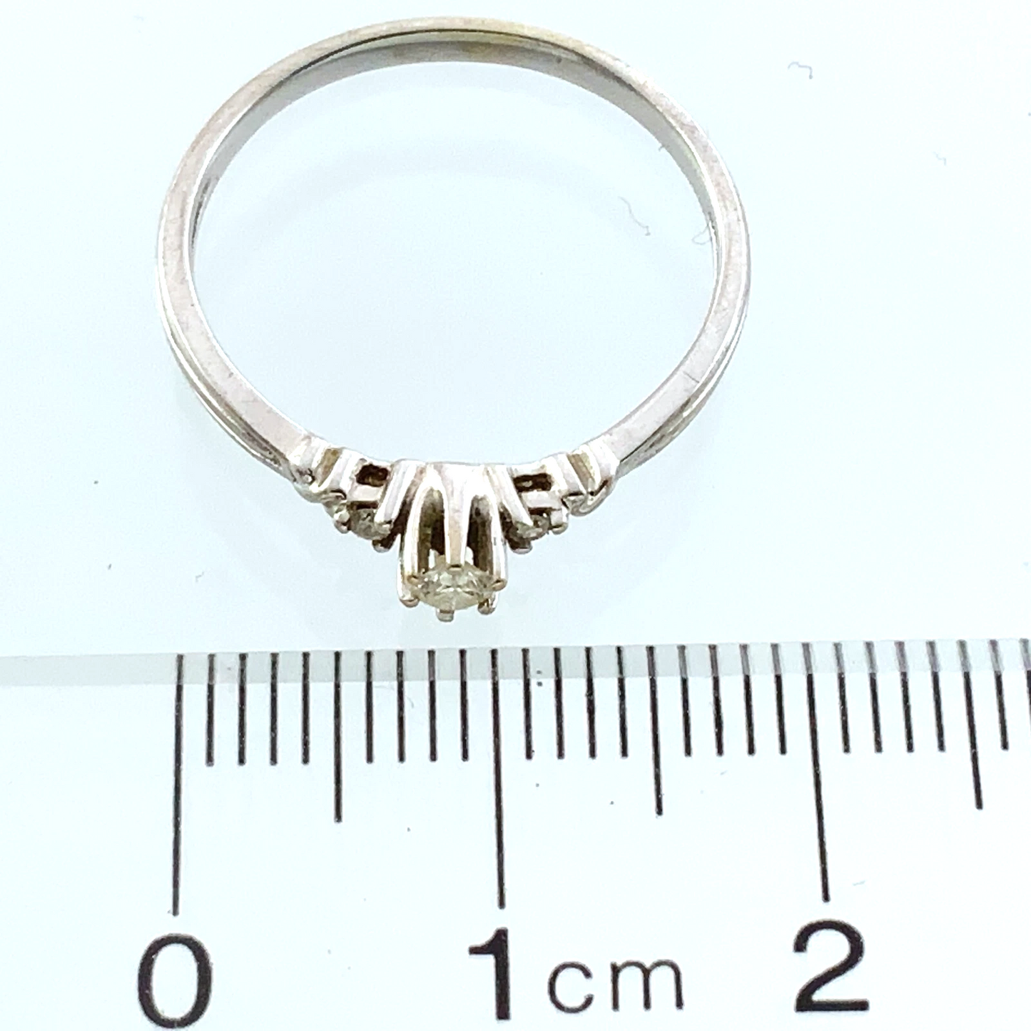 10K White Gold Diamond Engagement Ring Size: 7.25 AU243