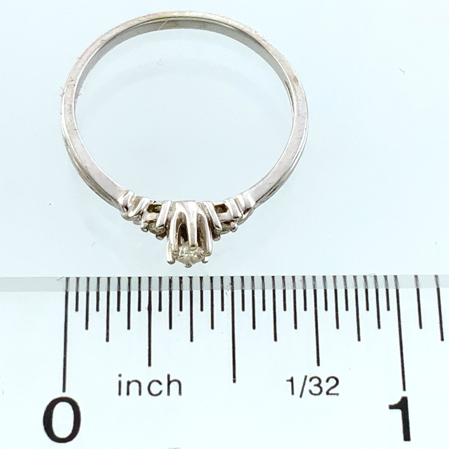 10K White Gold Diamond Engagement Ring Size: 7.25 AU243