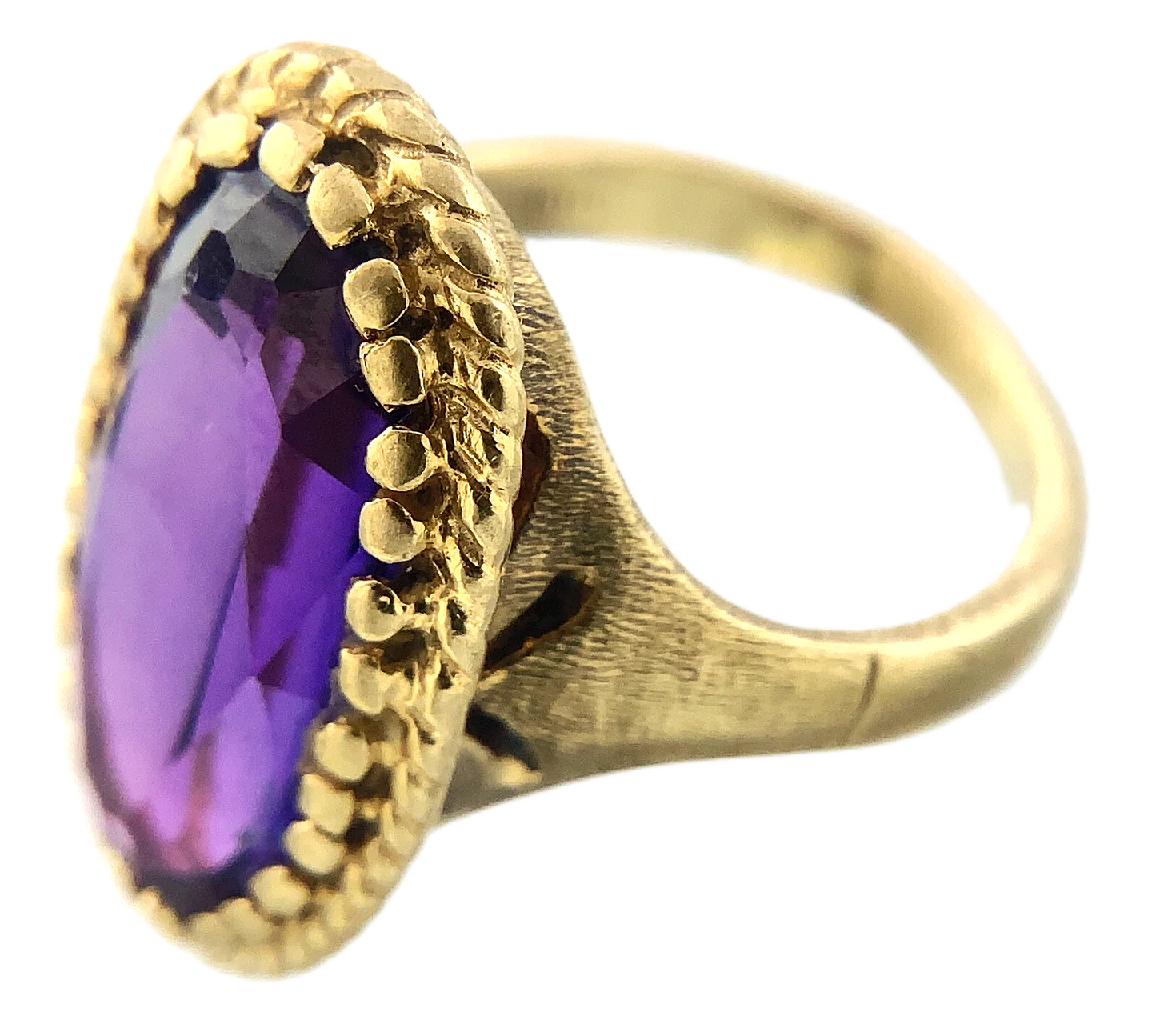 10K Yellow Gold Beautiful Purple Amethyst Cocktail Ring Size: 6.75 AU246