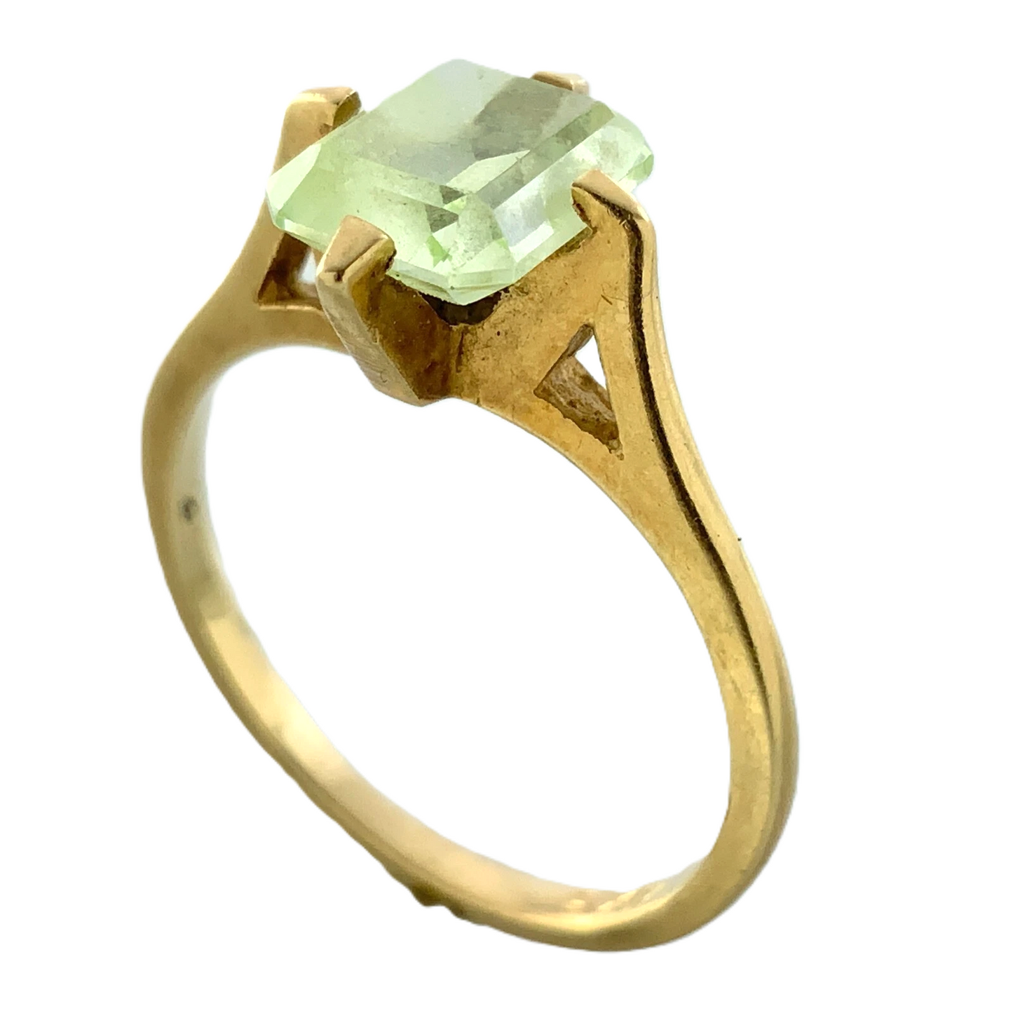 14K Yellow Gold Green Amethyst Ring Size: 6.5 AU248