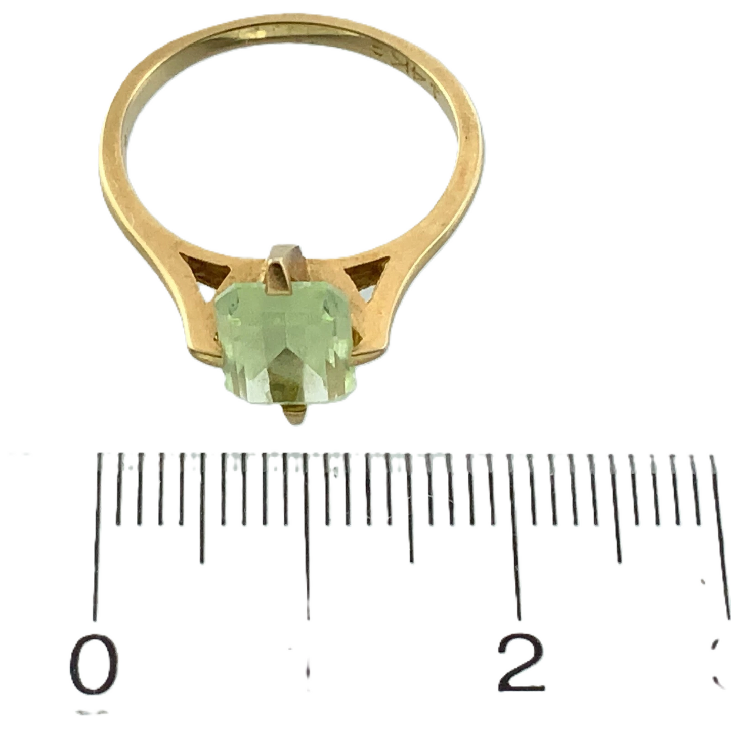 14K Yellow Gold Green Amethyst Ring Size: 6.5 AU248