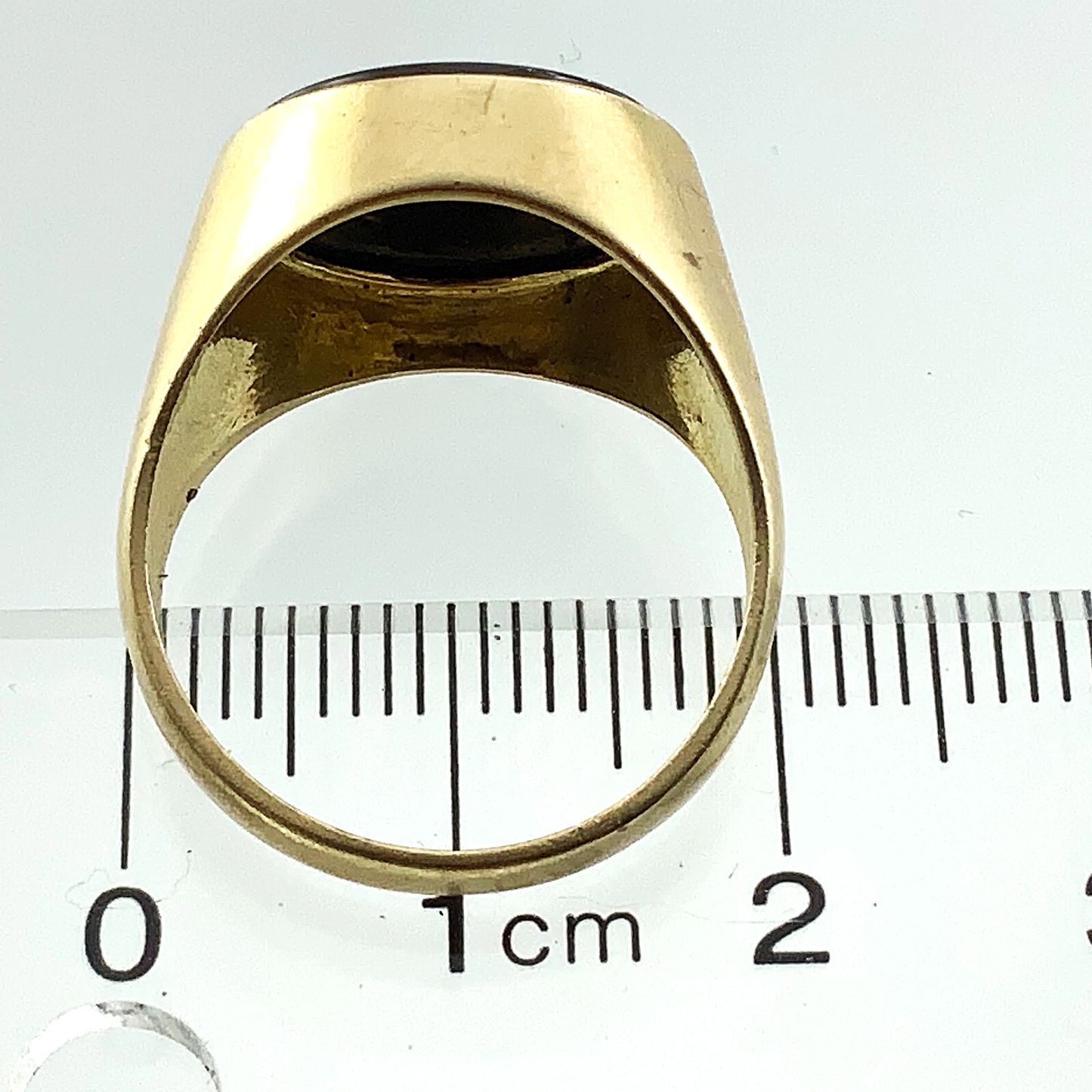 10K Yellow Gold Black Onyx Signet Ring Size: 7.5 AU250