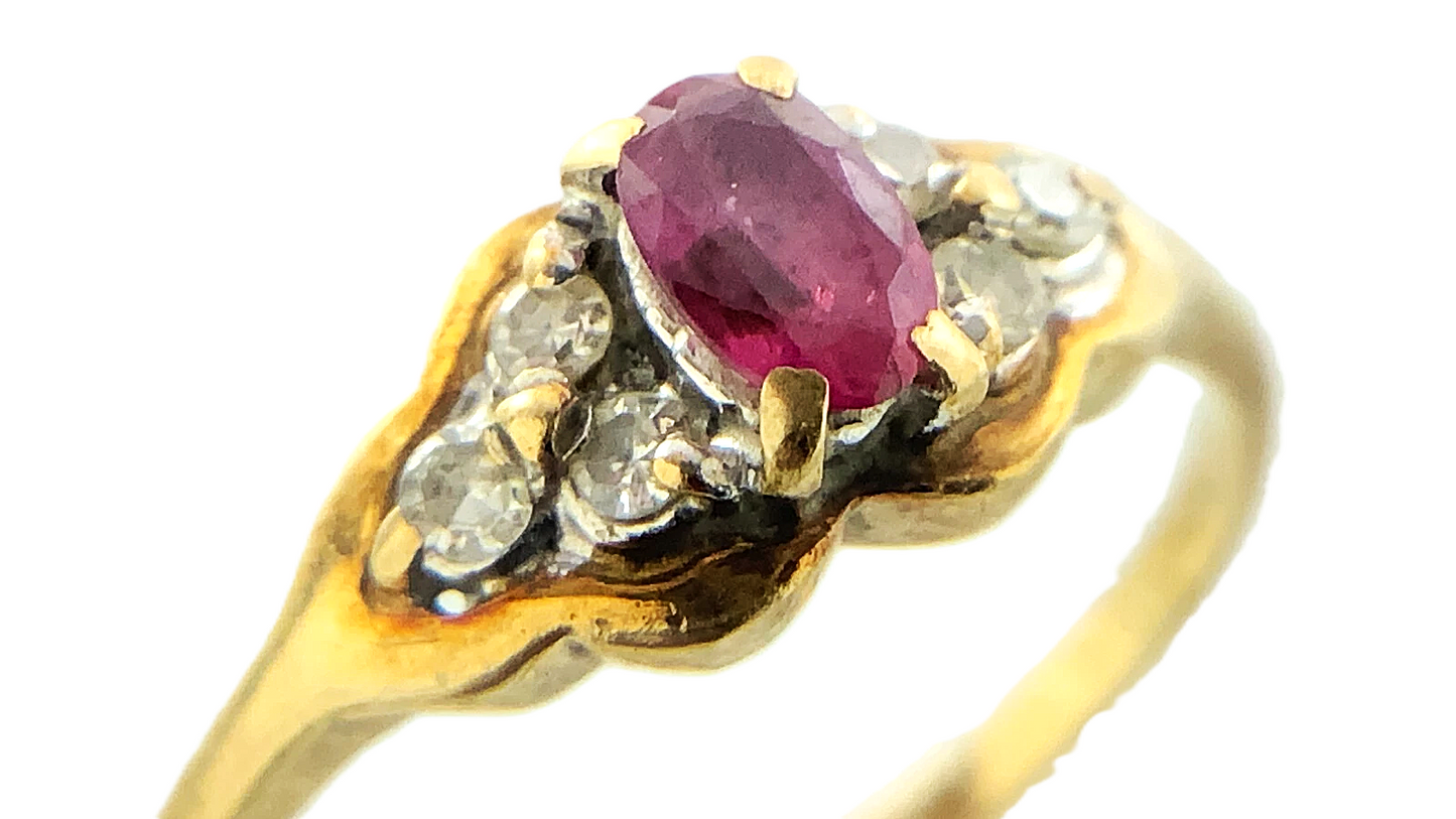 10K Yellow Gold Ruby and Diamond Ring Size 5.5 AU254