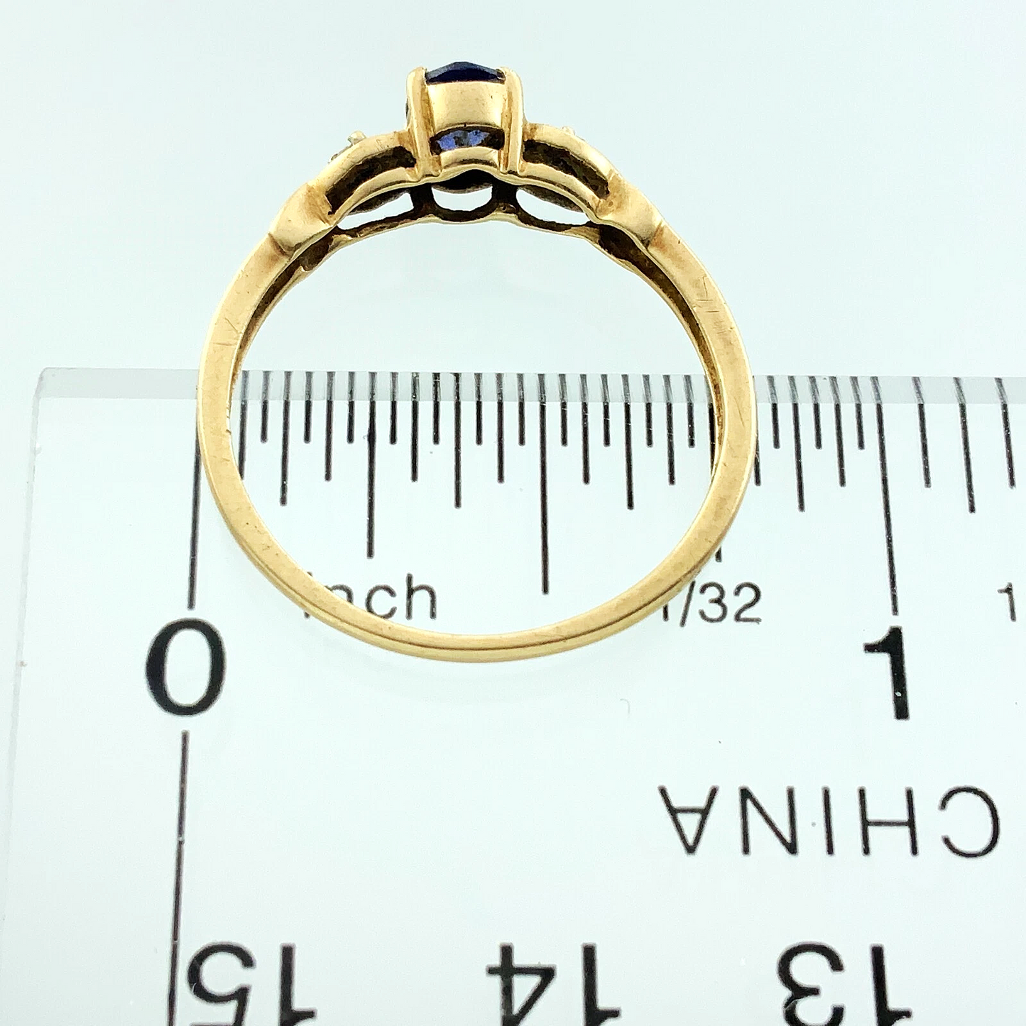 10K Yellow Gold Blue Sapphire and Diamond Ring Size 7 AU255