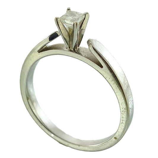 14K White Gold Diamond Engagement Ring Size 7 AU257