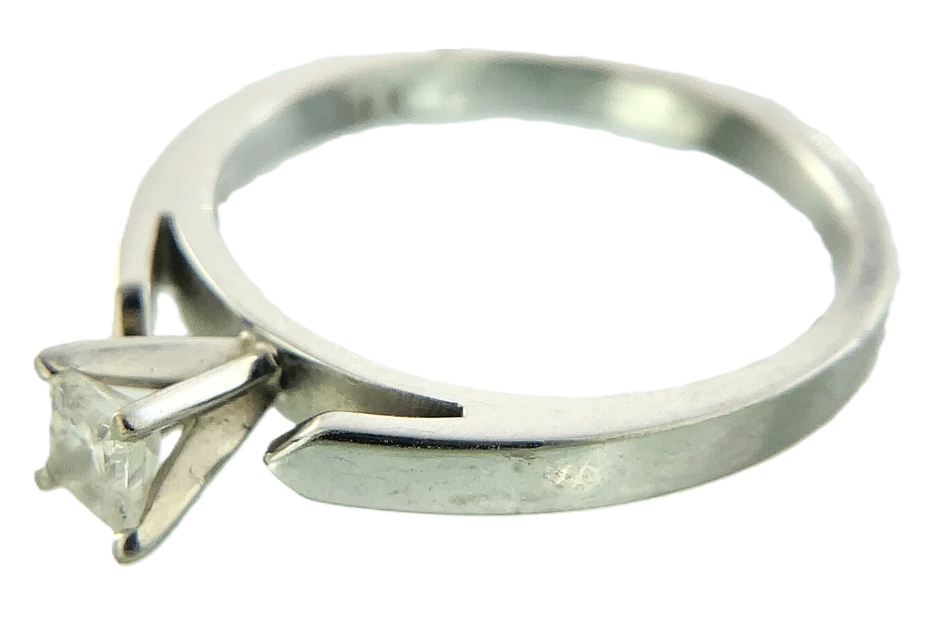 14K White Gold Diamond Engagement Ring Size 7 AU257