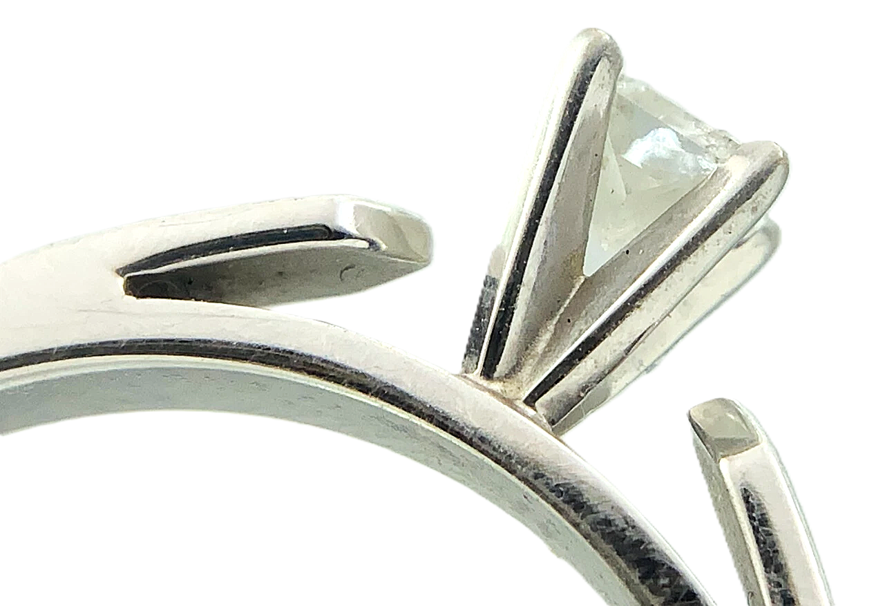 14K White Gold Diamond Engagement Ring Size 7 AU257