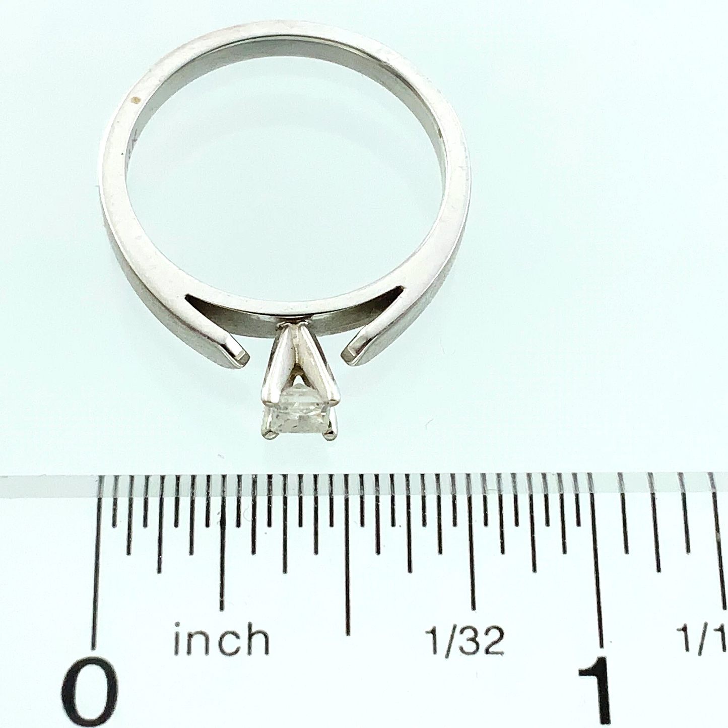 14K White Gold Diamond Engagement Ring Size 7 AU257