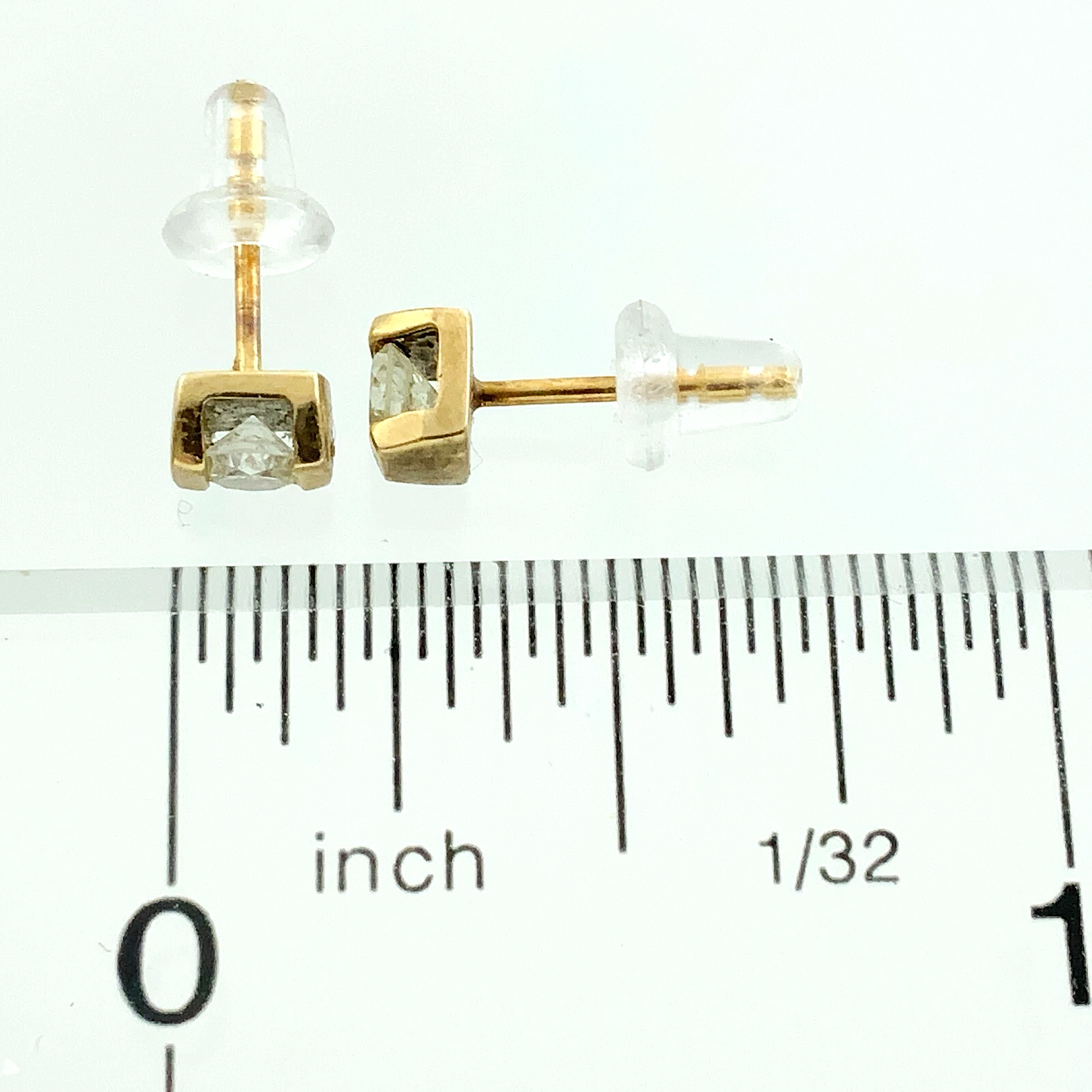 10K Yellow Gold Bezel Cubic Zirconia Earrings MCM AU266