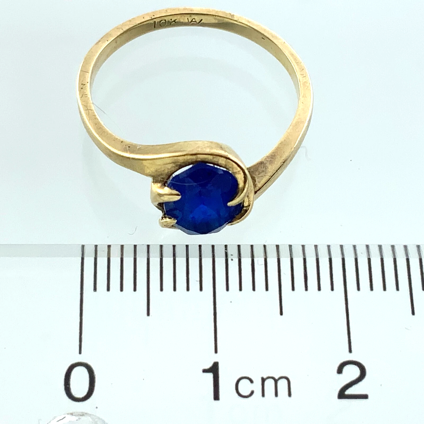 10K Yellow Gold Blue Oval Stone Solitaire Ring Size 6 AU293
