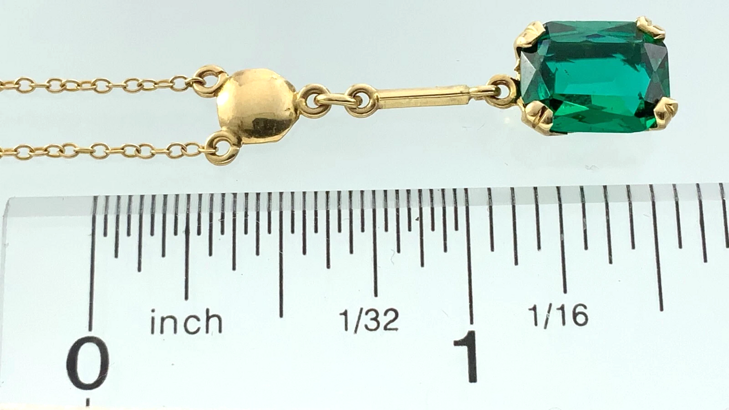 10K Yellow Gold Emerald Green Stone Pendant Necklace Gold Chain AU295