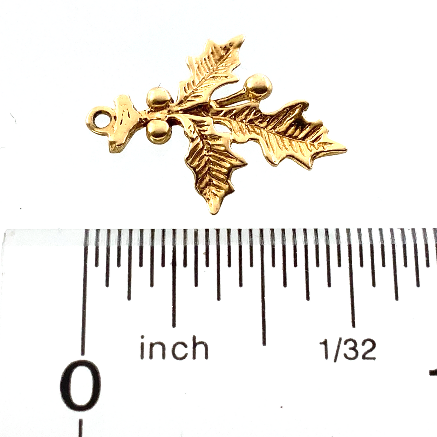 14K Yellow Gold Mistletoe Charm Christmas Pendant 0.8 grams AU309