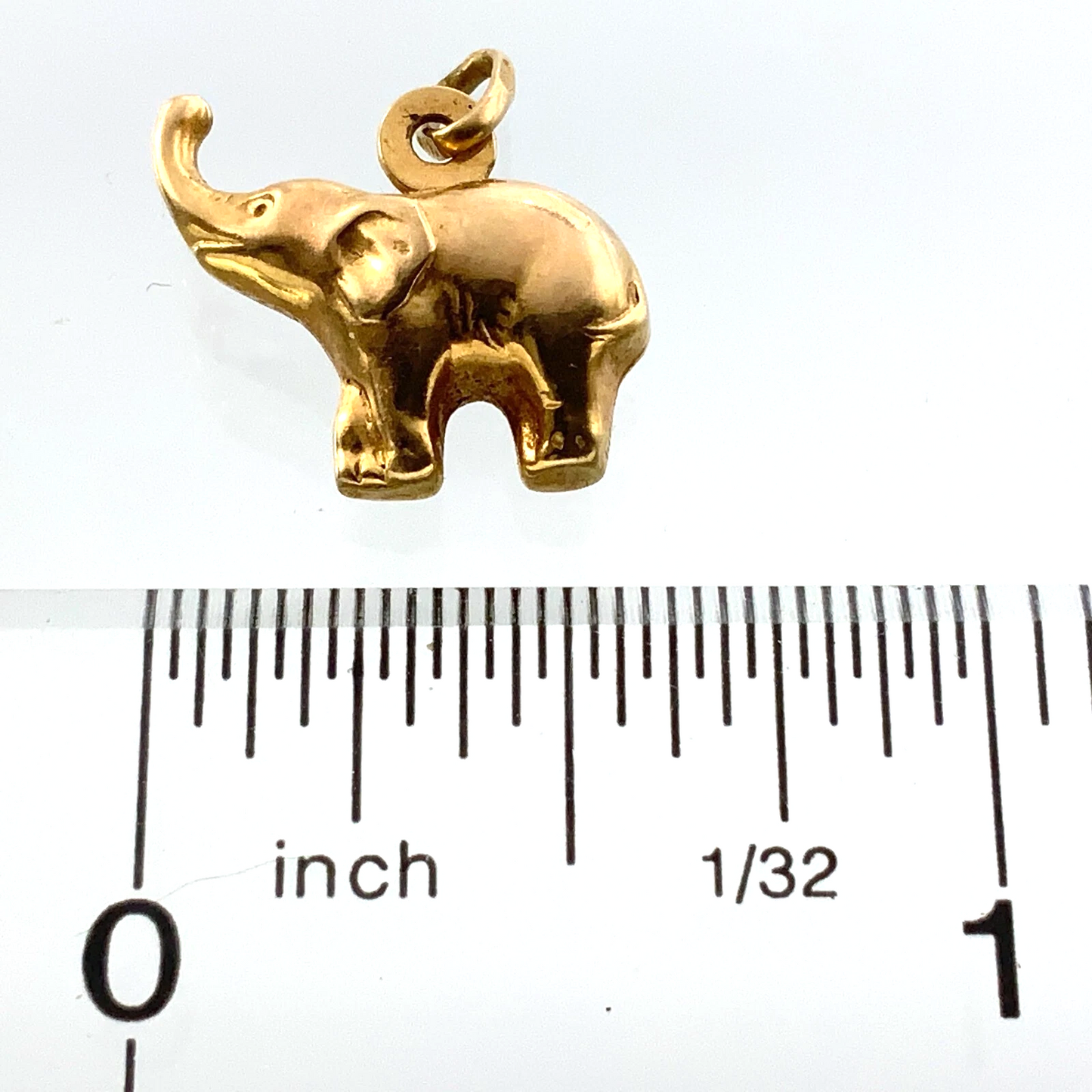 10K Yellow Gold Elephant Charm Pendant 1.2 grams AU310