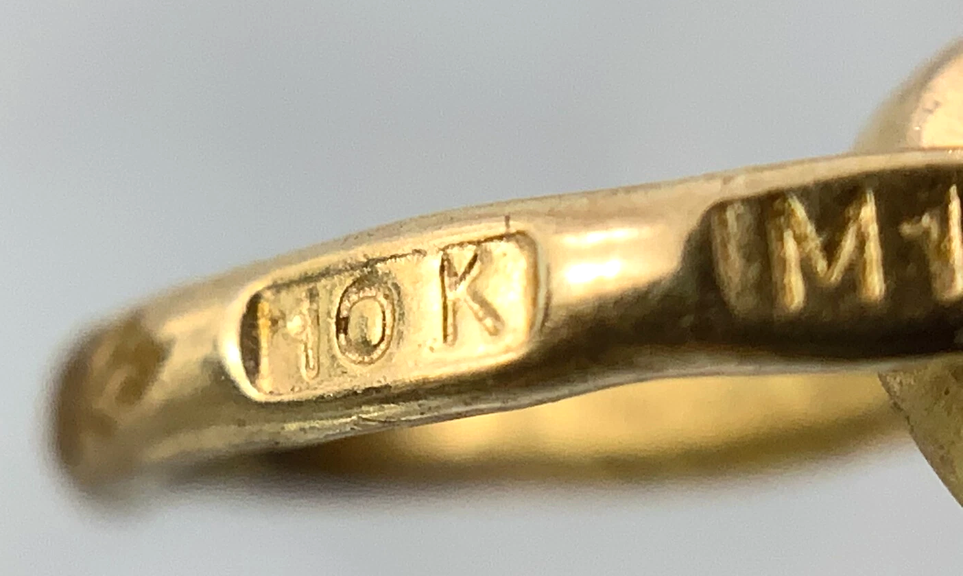 10K Yellow Gold Elephant Charm Pendant 1.2 grams AU310