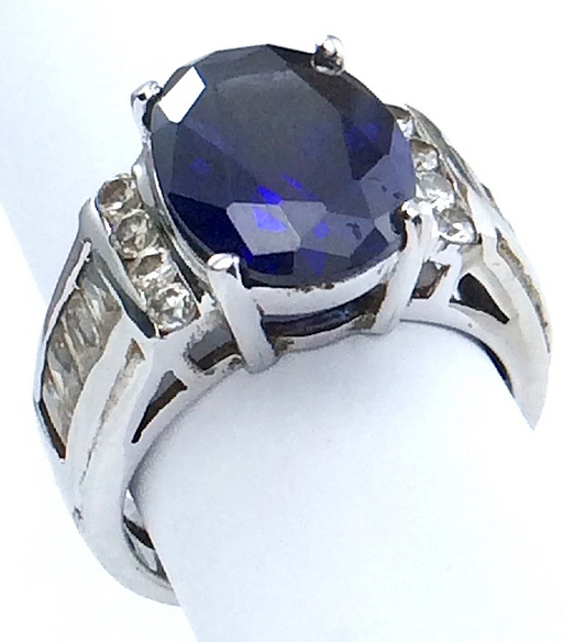 Vintage Women Ladies Size 6.75 US Oval Cut Synthetic Sapphire Stone Sterling Silver Marked 925 Ring G676
