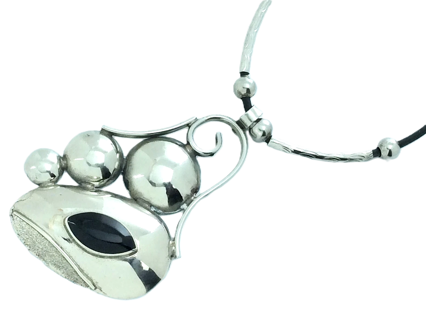 Vintage Sterling Silver Black Stone Circle Plastic Necklace 2.75in 15.6g H225