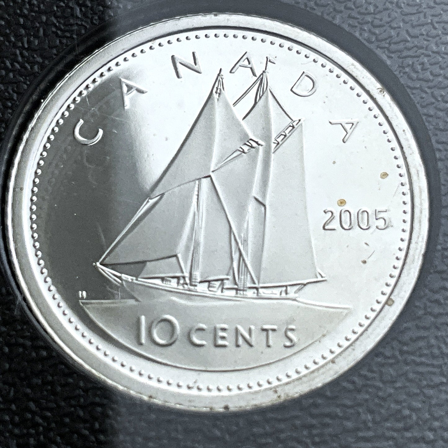 1.69 ozt 2005 Loon Flag Polar Bear Silver Set