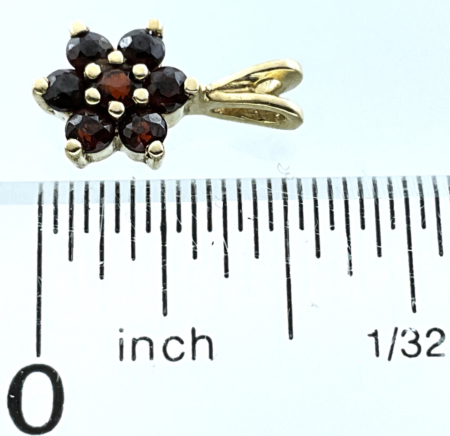14K Yellow Gold Garnet Cluster Pendant Charm AU430