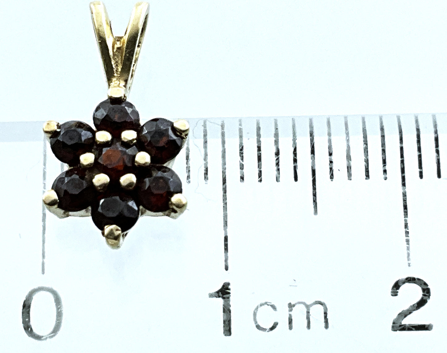 14K Yellow Gold Garnet Cluster Pendant Charm AU430