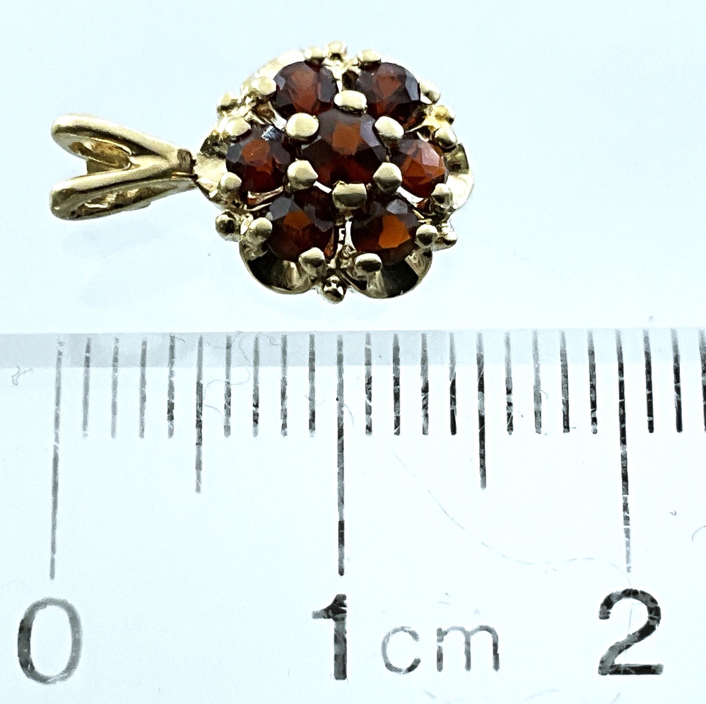 10K Yellow Gold Garnet Flower Cluster Pendant Charm AU431