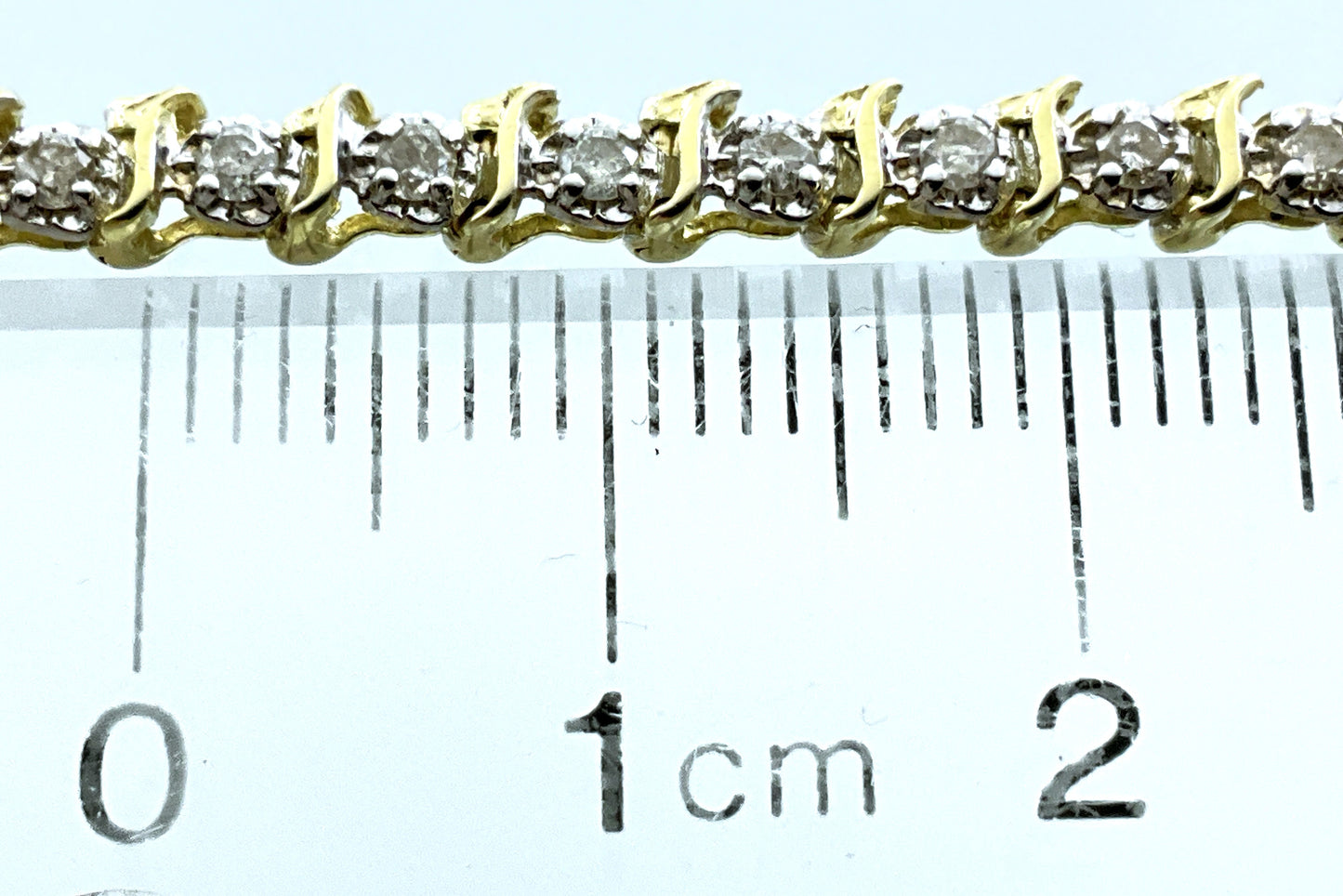 14K Gold and 2.76 Total Diamond Tennis Bracelet 7.25in x 3.8mm AU432