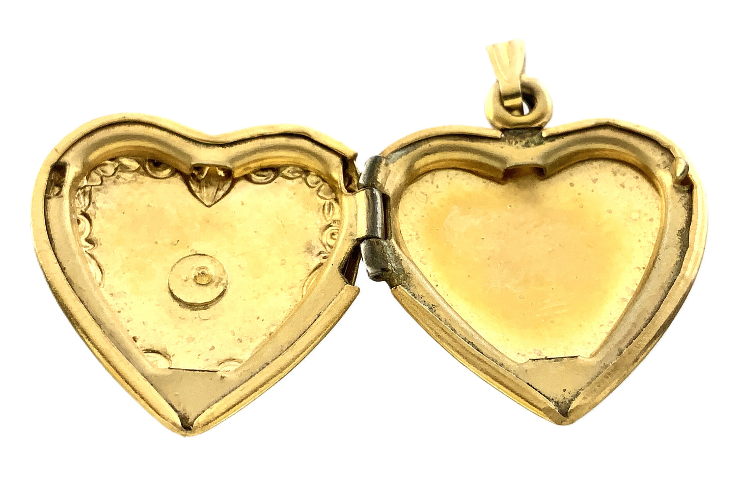 10K Yellow Gold Antique Victorian Etched Heart with Diamond Locket AU347