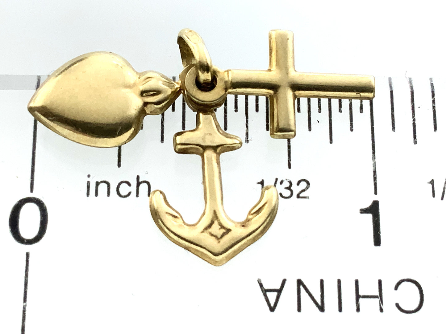 10K Yellow Gold Cluster Faith Hope Love Charm Pendant AU357