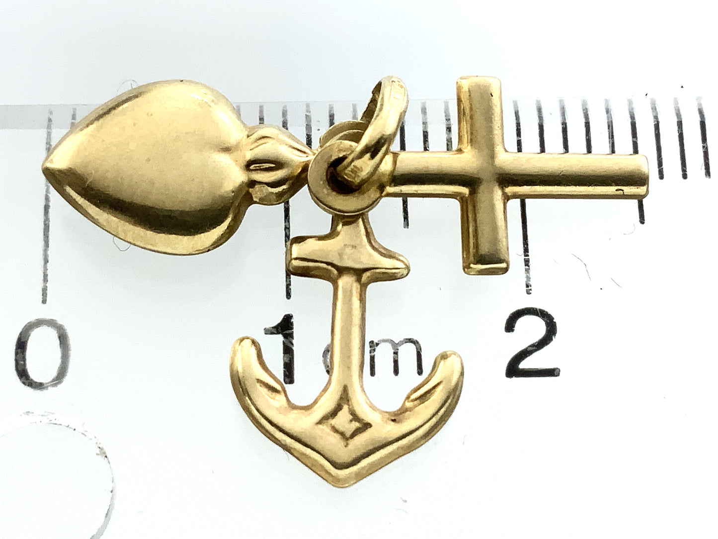 10K Yellow Gold Cluster Faith Hope Love Charm Pendant AU357
