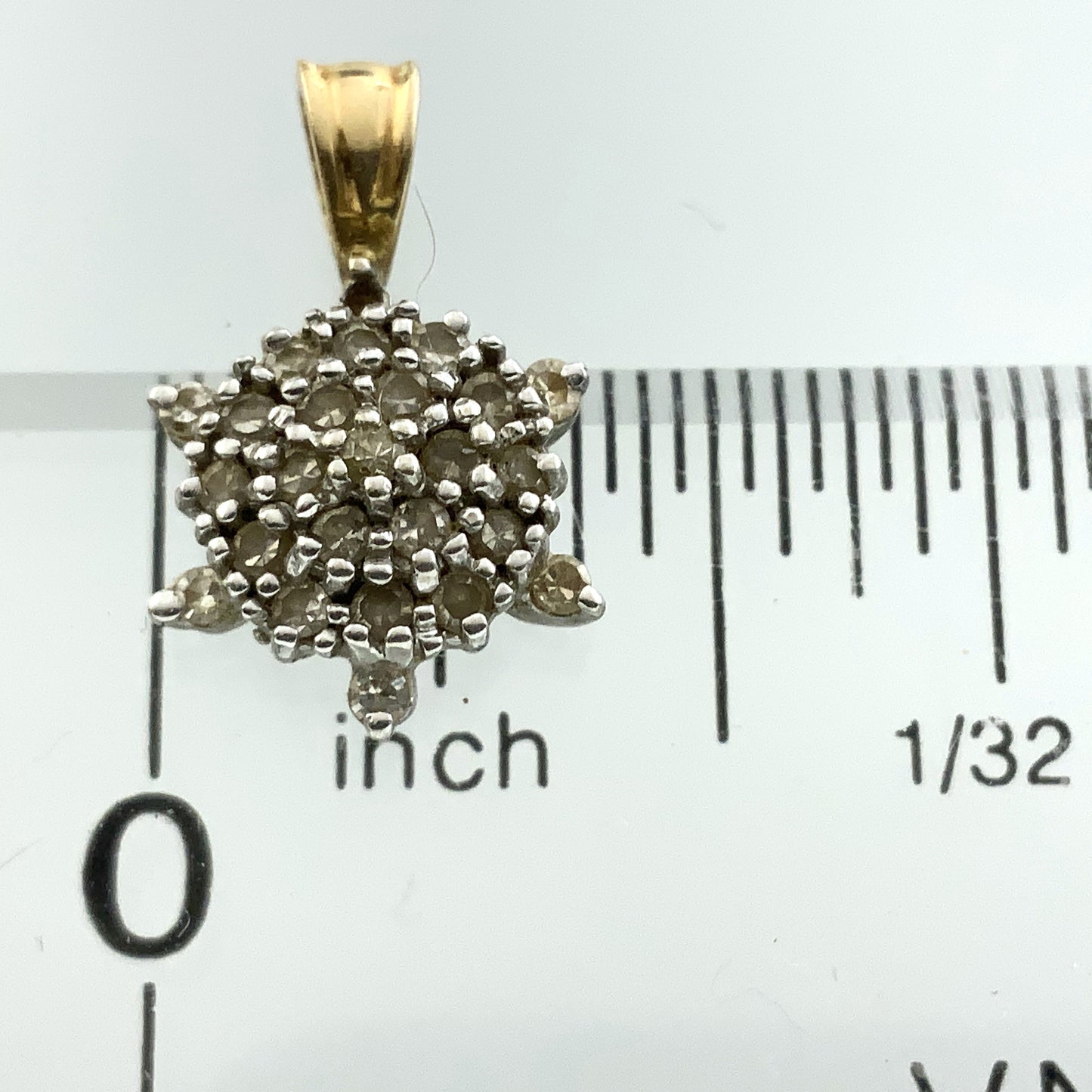 14K Yellow Gold Cluster Necklace Charm Pendant AU375