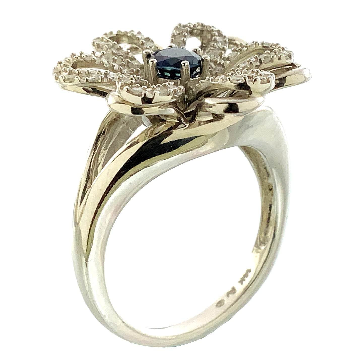 14K White Gold Floral or Snowflake Design Cluster Size 6.25 Ring AU381