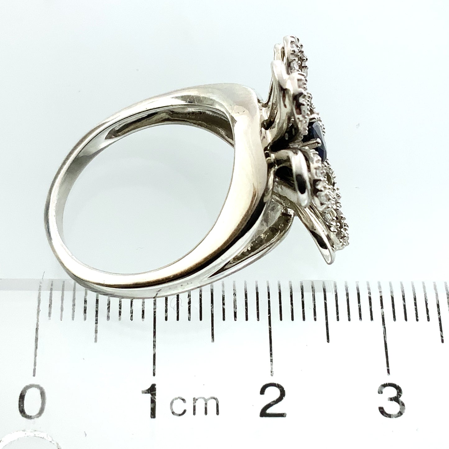 14K White Gold Floral or Snowflake Design Cluster Size 6.25 Ring AU381