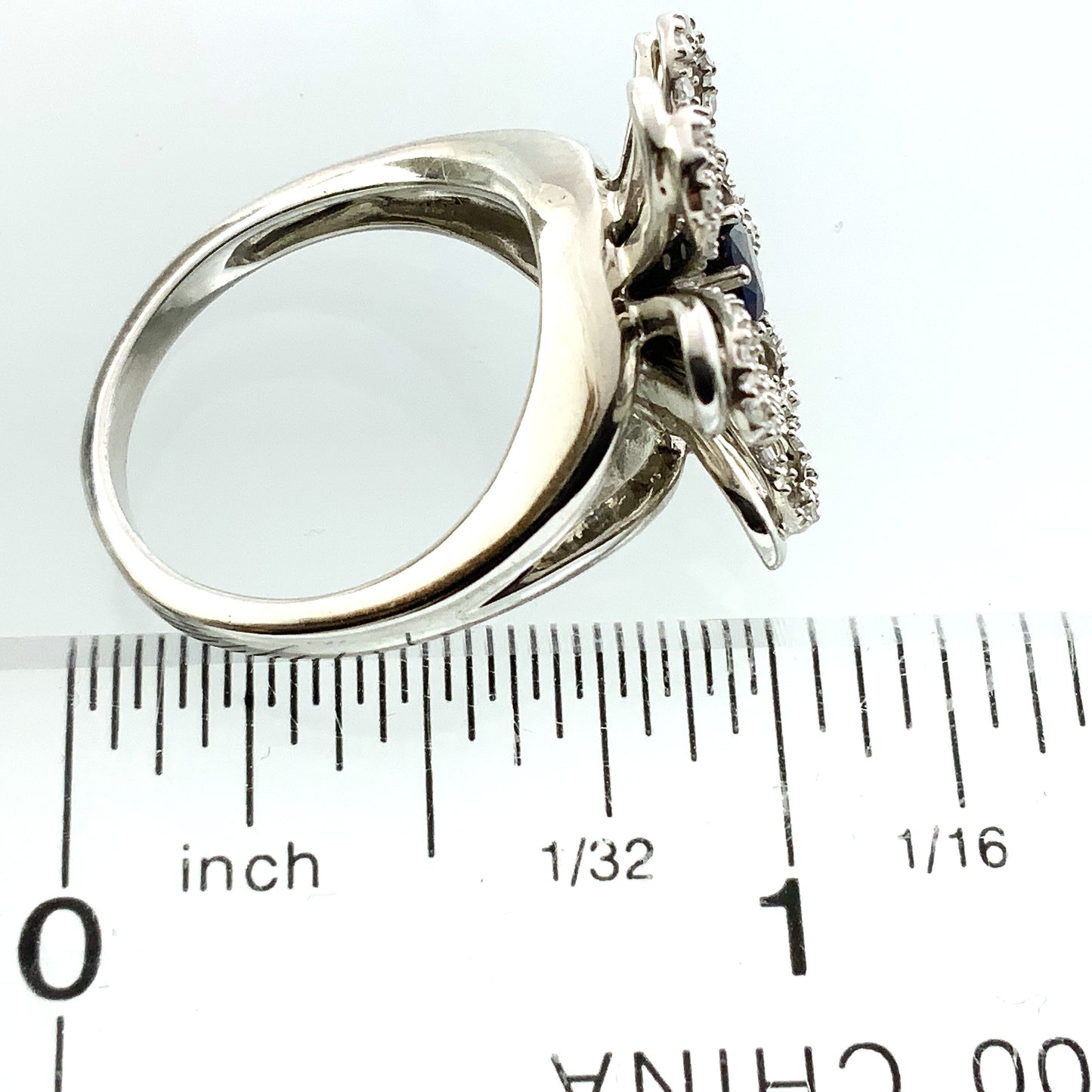 14K White Gold Floral or Snowflake Design Cluster Size 6.25 Ring AU381