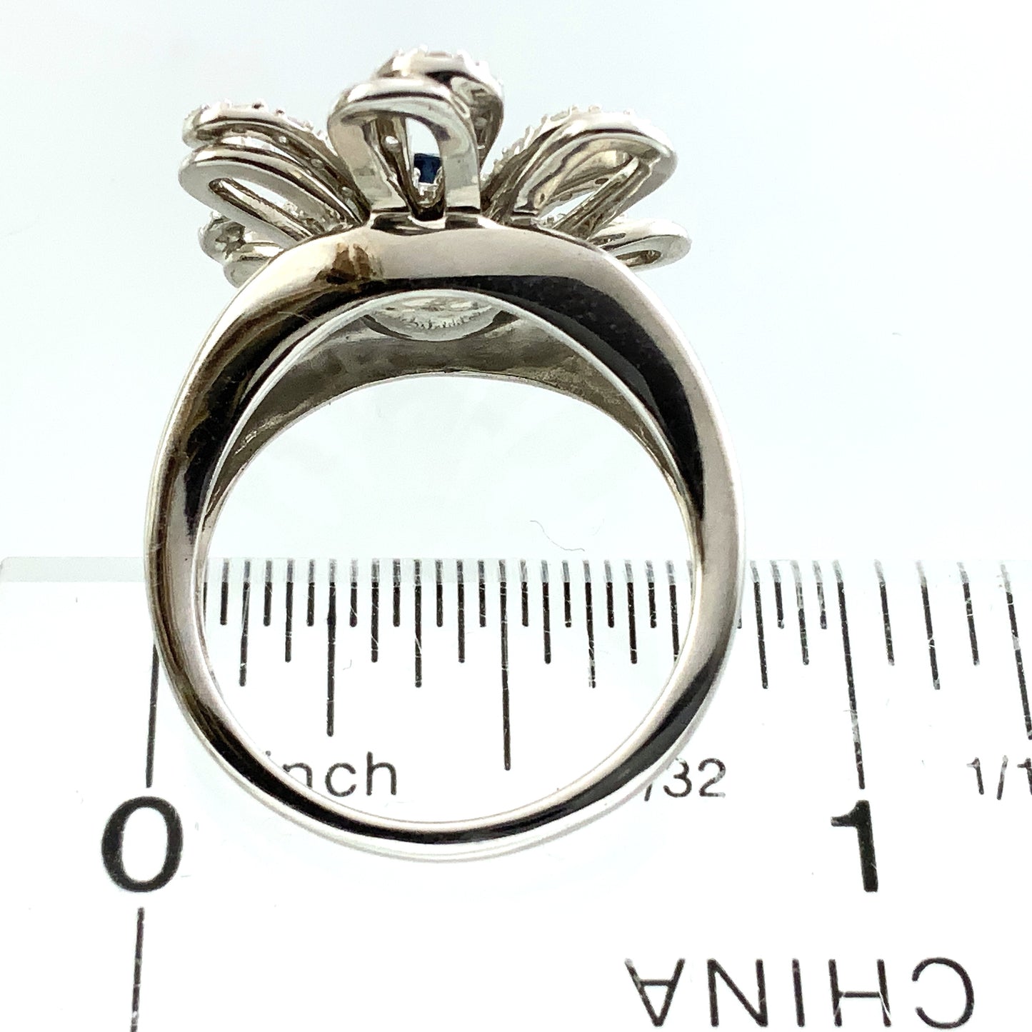 14K White Gold Floral or Snowflake Design Cluster Size 6.25 Ring AU381