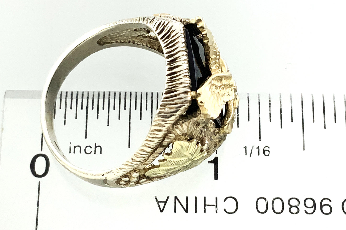 10K Gold Eagle Atop Black Onyx and 12K Leaves Silver 925 Size 10.5 Men's Ring AU392