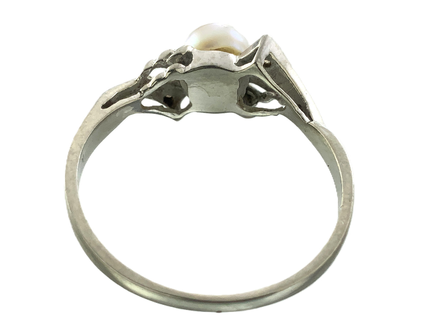 10K White Gold Solitaire Pearl Size 6.75 Ring AU393