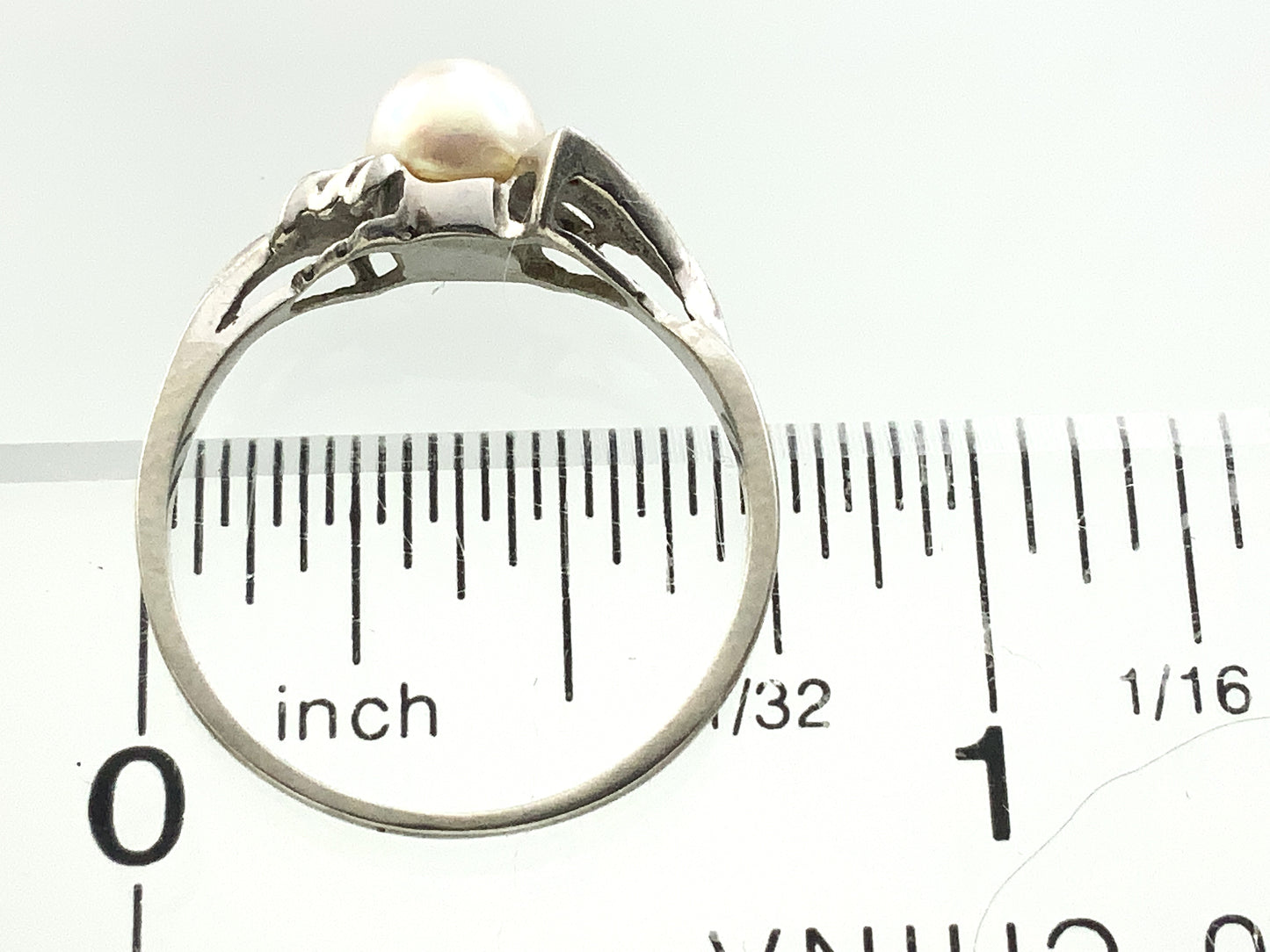 10K White Gold Solitaire Pearl Size 6.75 Ring AU393