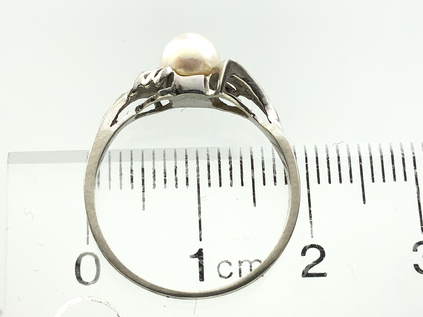 10K White Gold Solitaire Pearl Size 6.75 Ring AU393