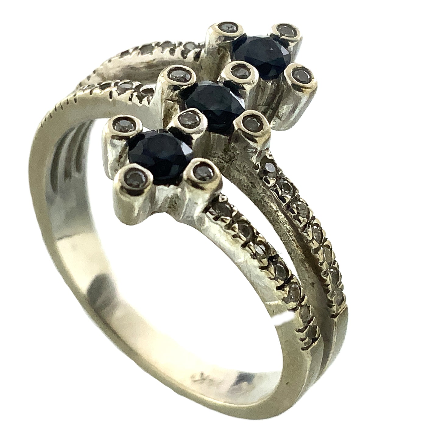 14K White Gold with 38 Diamonds Ring .38 Total Carats Size 6.5 AU395